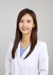 reina yoon